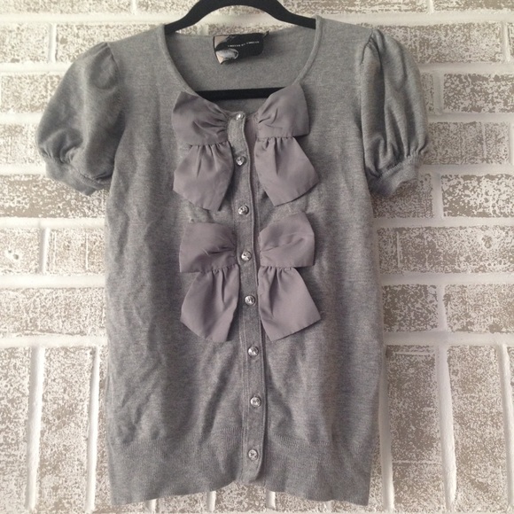 Bow Front Button Down Short Sleeve Cardigan: Gray - Picture 2 of 7